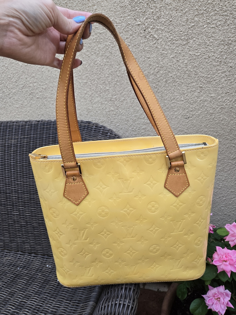 Authentic Louis Vuitton Yellow Houston Vernis Empriente Leather Tote Bag - Picture 4 of 17